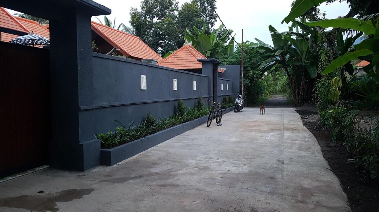 Mias Jungle House Hotell Lovina Eksteriør bilde