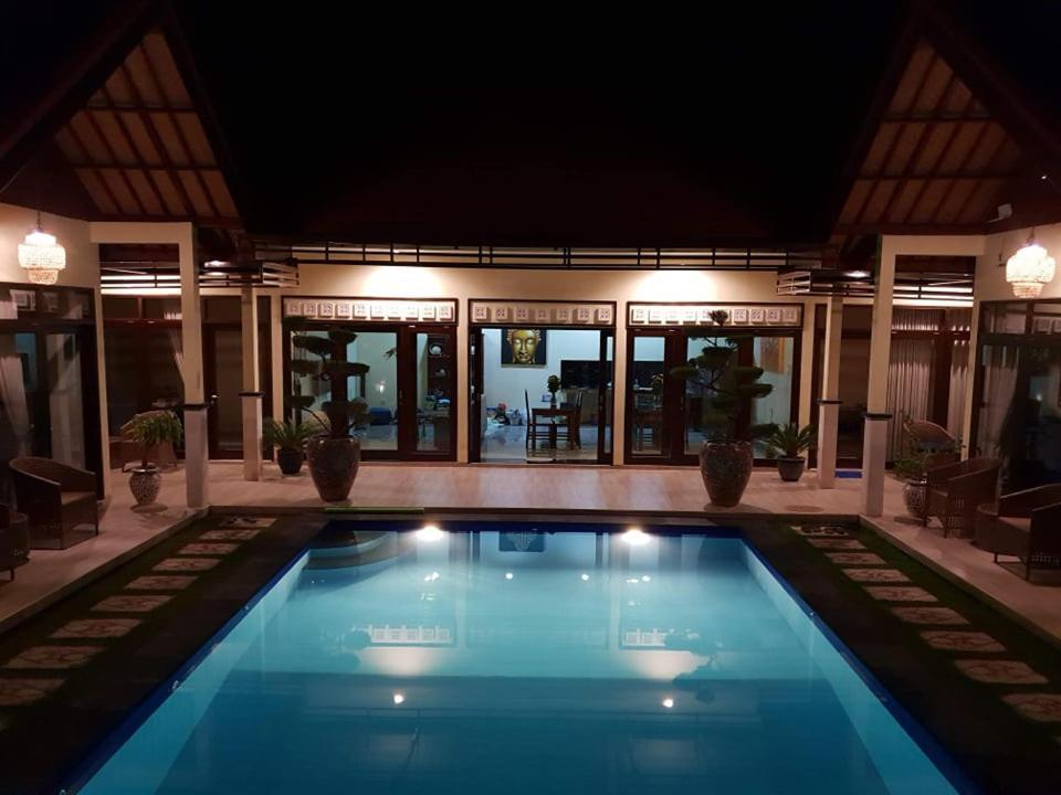 Mias Jungle House Hotell Lovina Eksteriør bilde