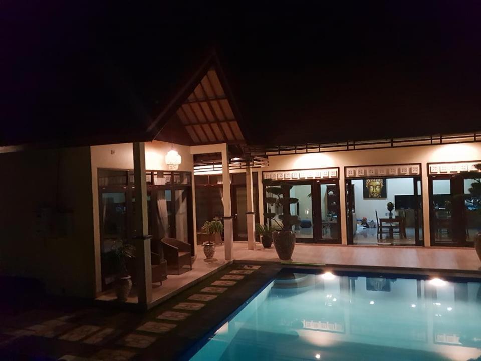 Mias Jungle House Hotell Lovina Eksteriør bilde