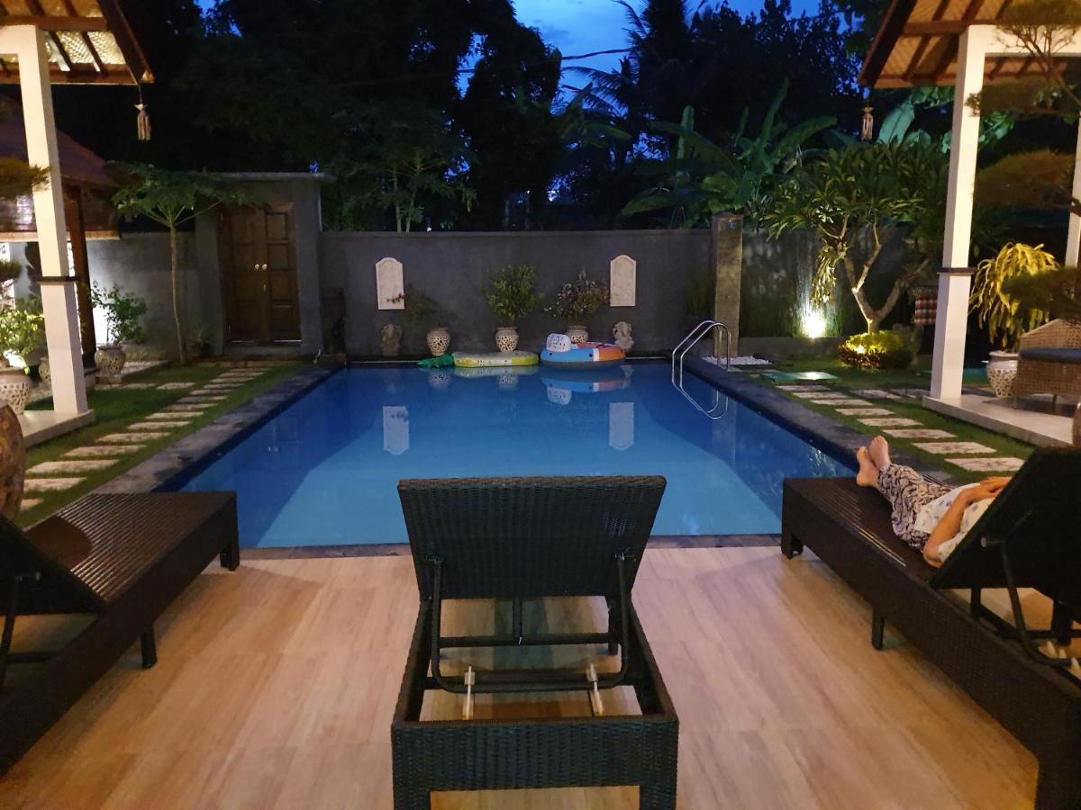 Mias Jungle House Hotell Lovina Eksteriør bilde