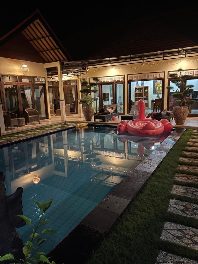 Mias Jungle House Hotell Lovina Eksteriør bilde