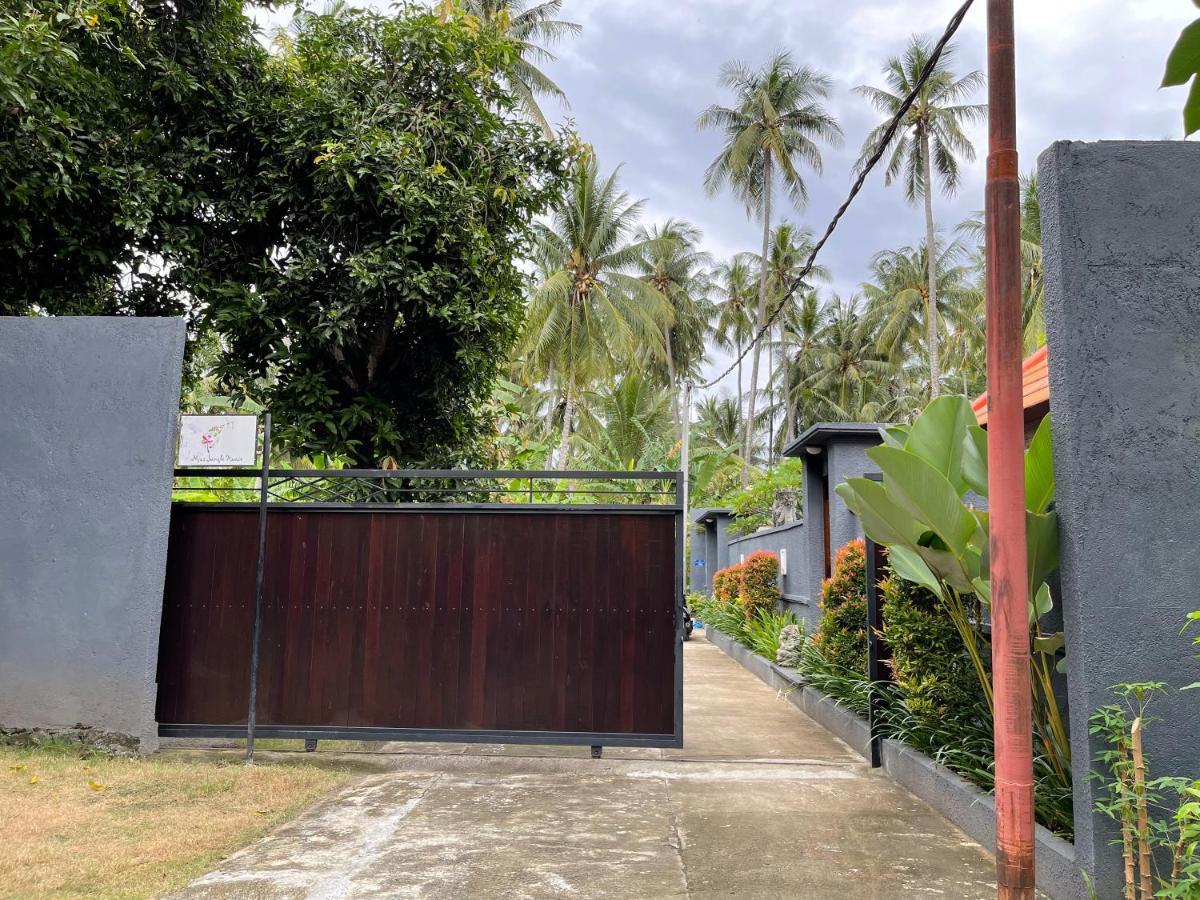 Mias Jungle House Hotell Lovina Eksteriør bilde