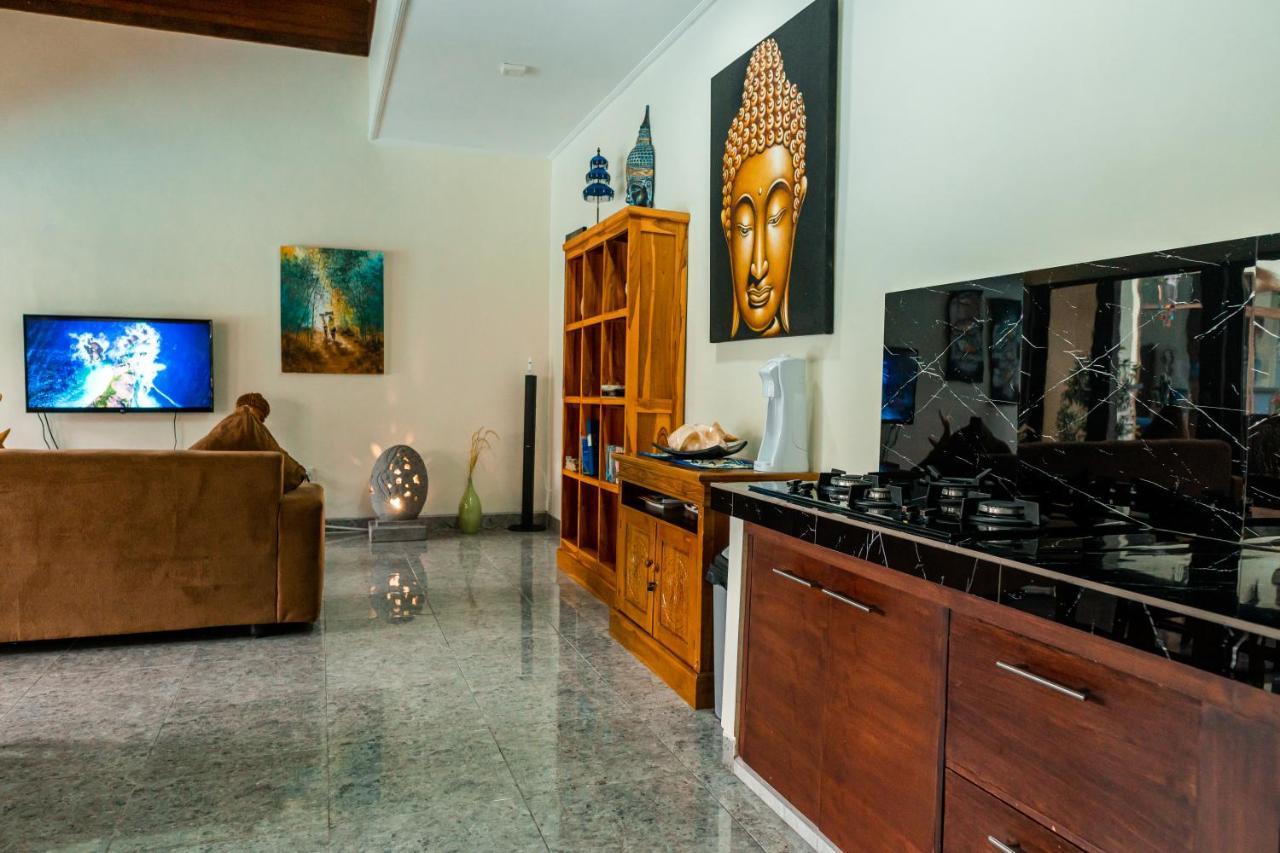 Mias Jungle House Hotell Lovina Eksteriør bilde